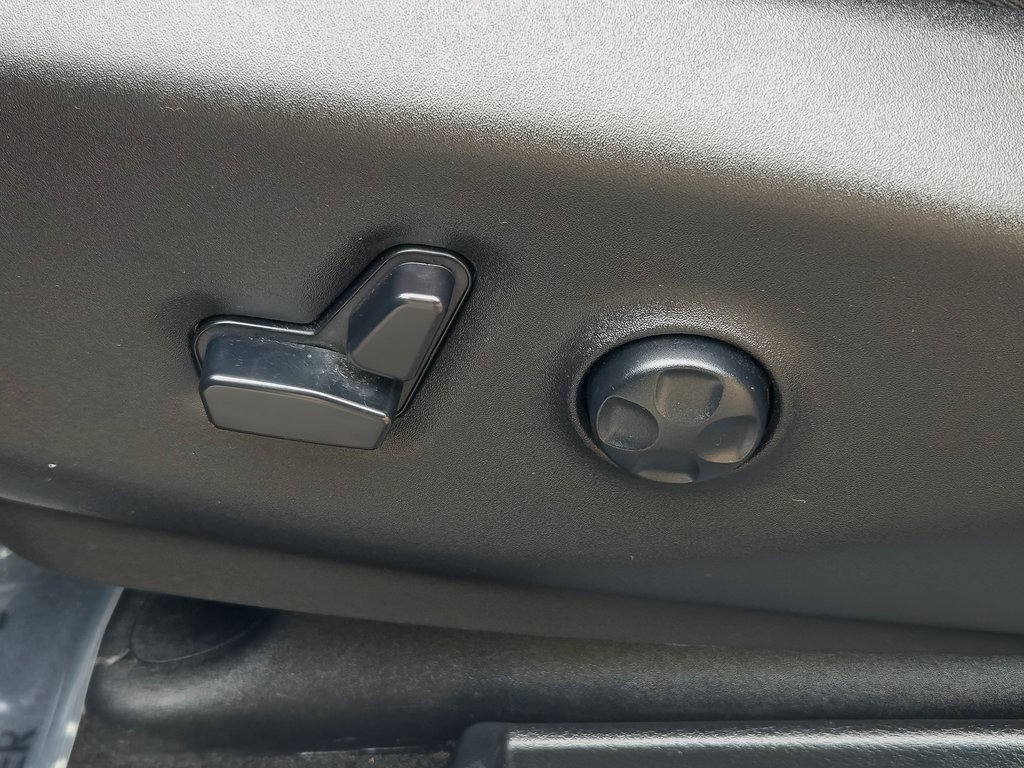 Used 2020 Chrysler Pacifica Limited w/ Advanced Safetytec Group image 11