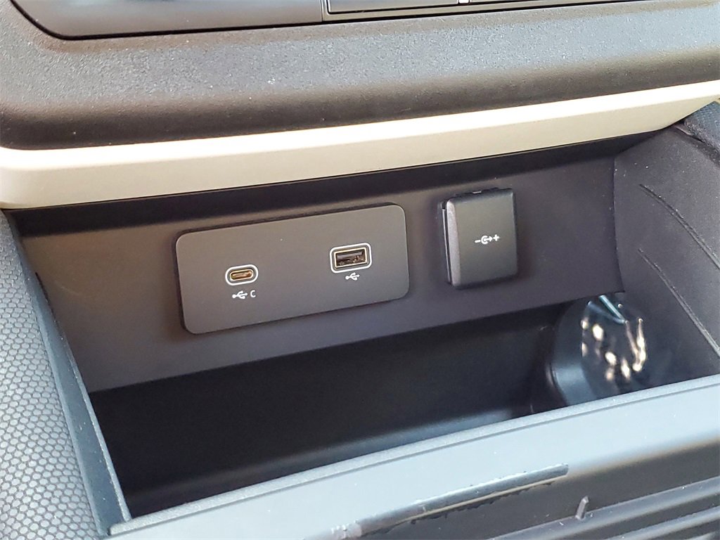 Used 2021 Land Rover Defender 110 X-Dynamic HSE image 33