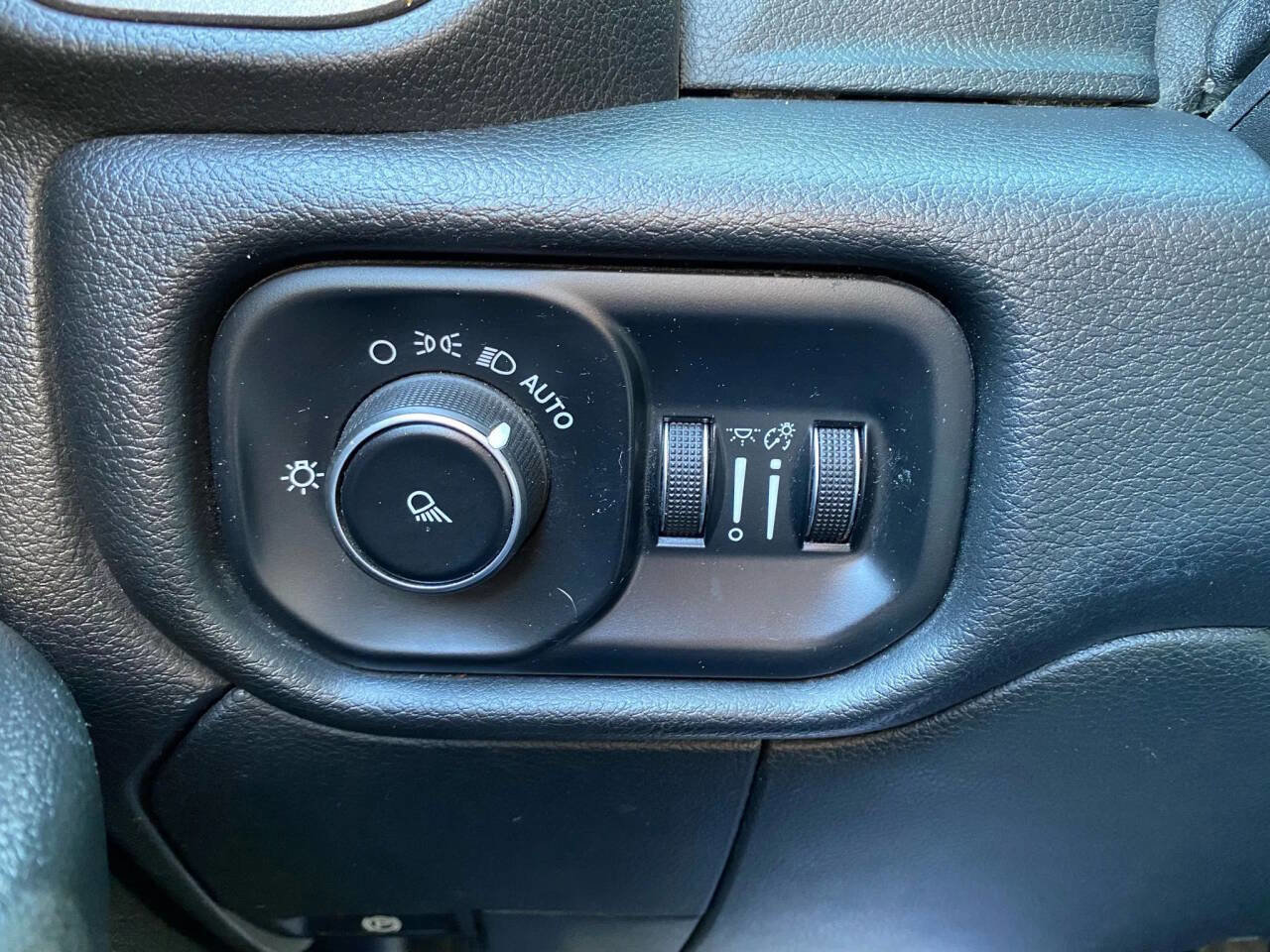 Used 2020 RAM 2500 Tradesman w/ Protection Group image 15