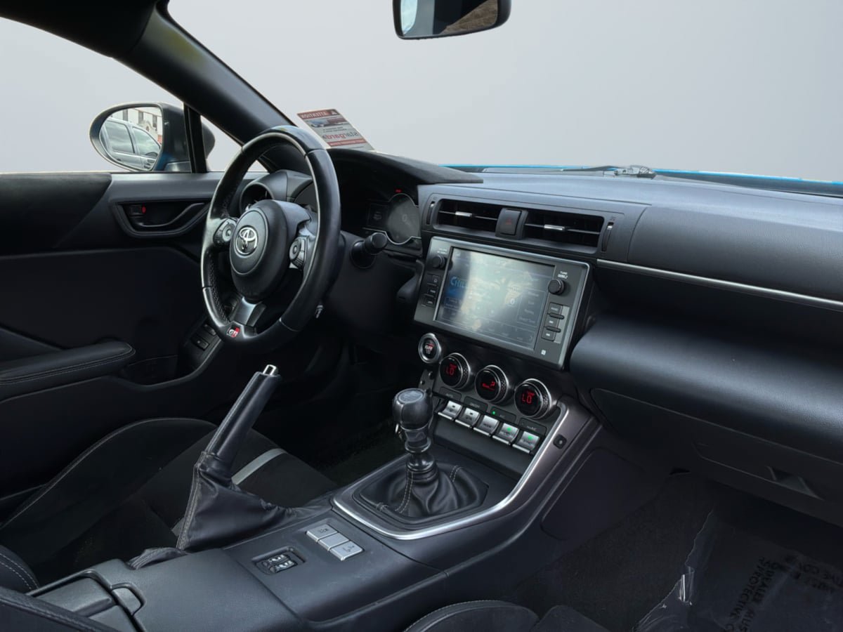 Used 2023 Toyota GR86 Premium RWD image 14