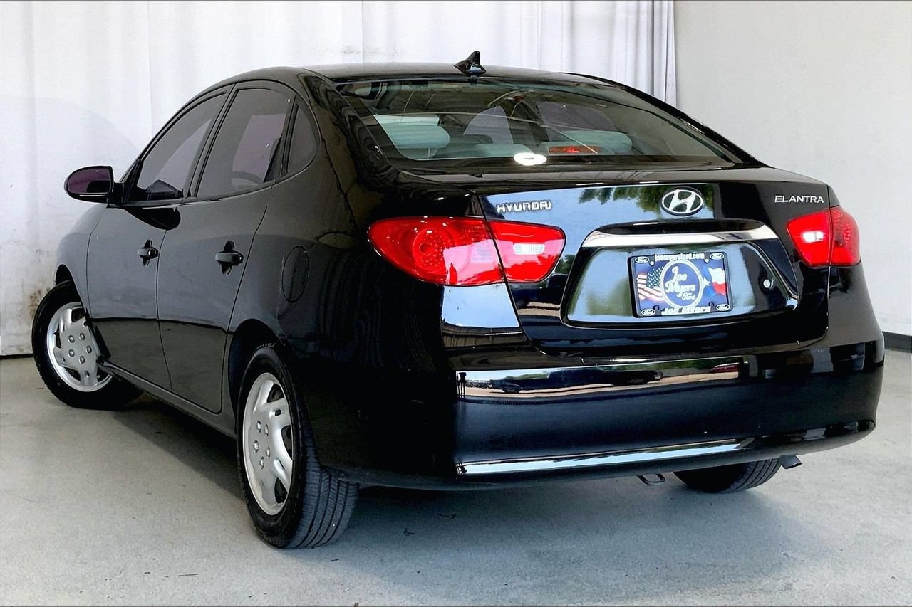 Used 2010 Hyundai Elantra GLS FWD image 10