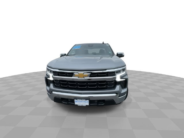 Used 2023 Chevrolet Silverado 1500 LT AWD/4WD image 3