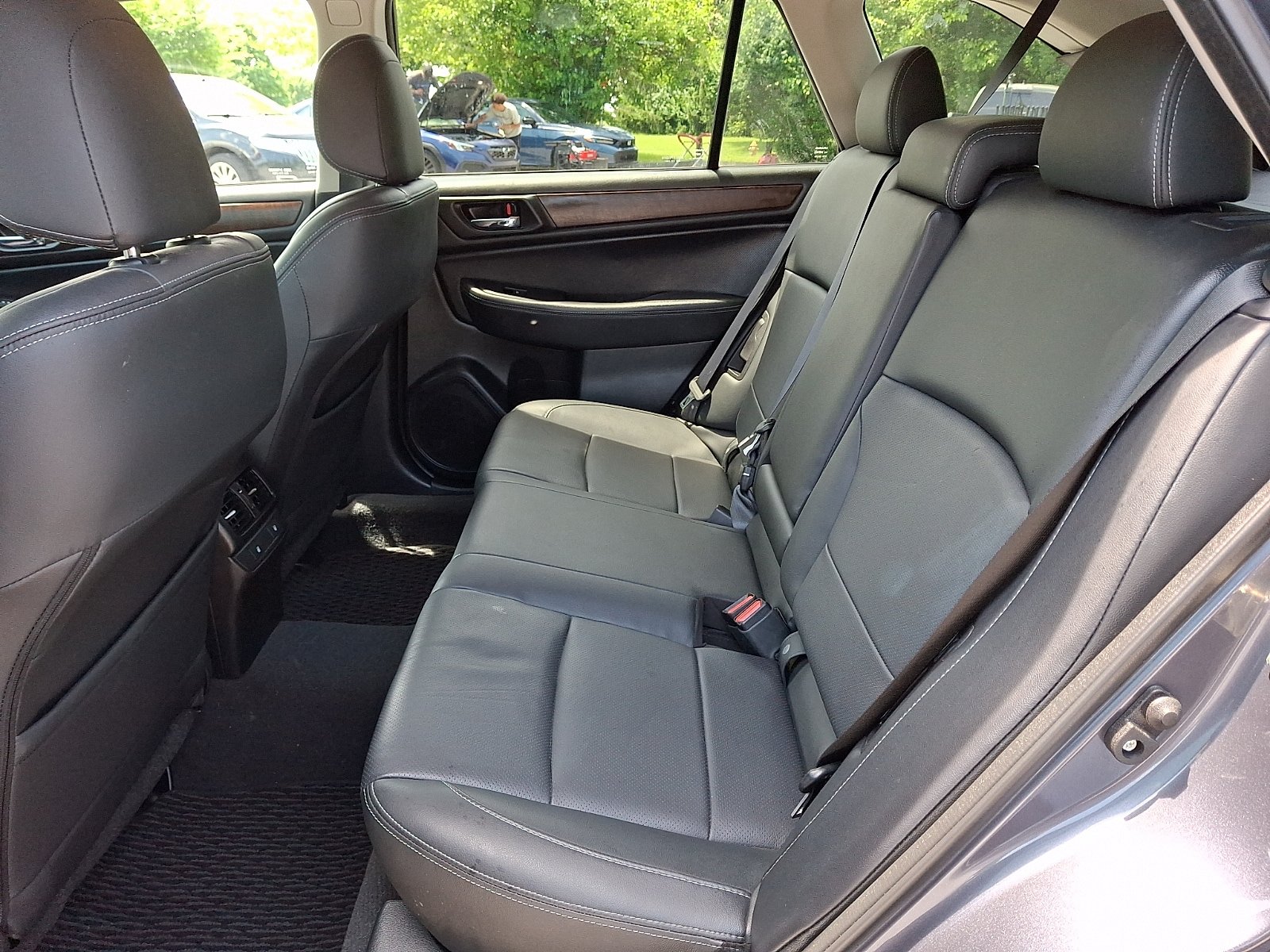 Used 2017 Subaru Outback 3.6R Limited AWD/4WD image 10