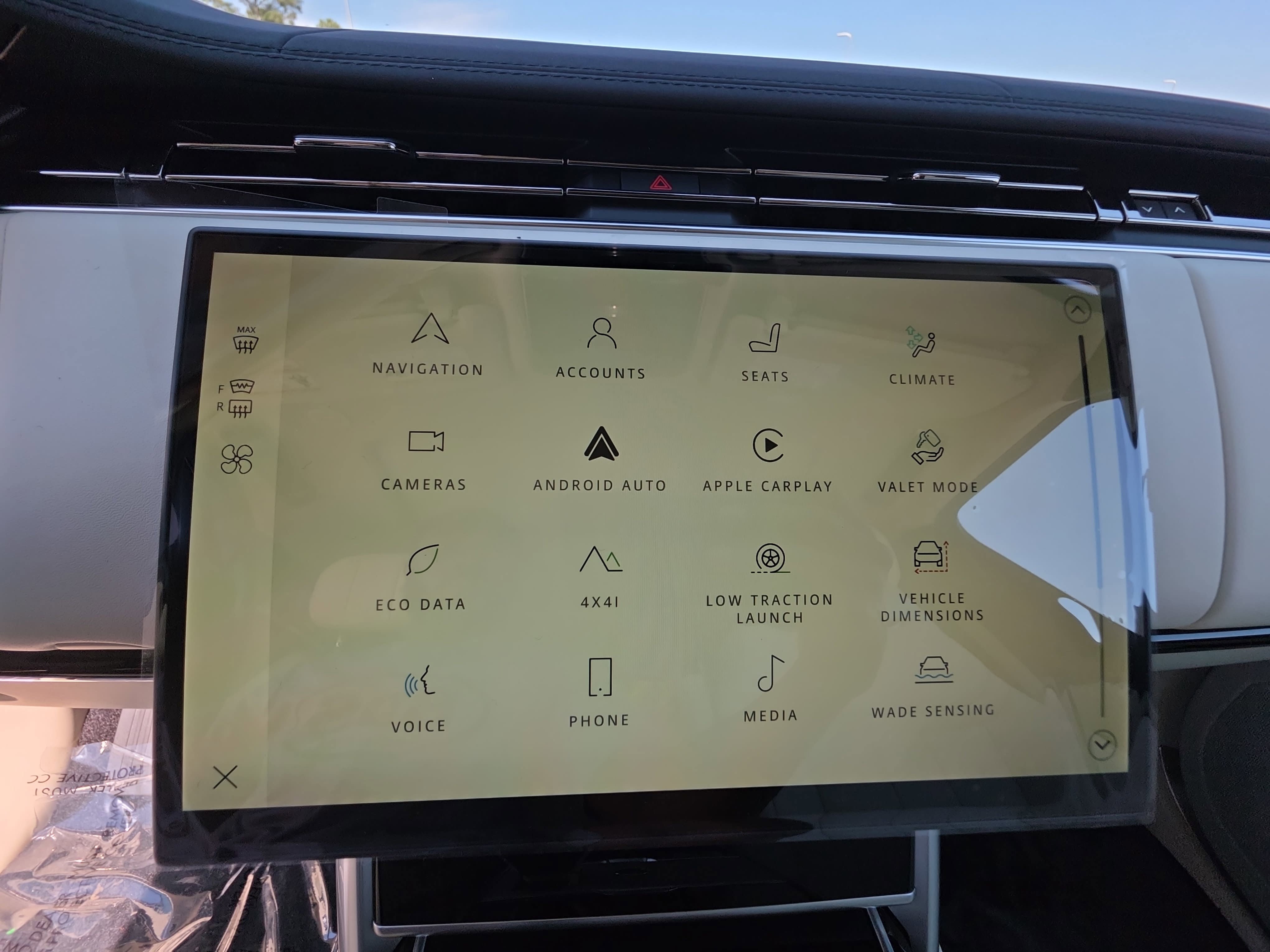 New 2026 Land Rover Range Rover SE AWD/4WD image 23