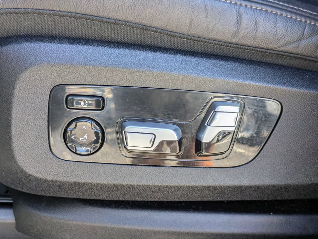Used 2021 BMW X7 xDrive40i w/ Premium Package 2 AWD/4WD image 15