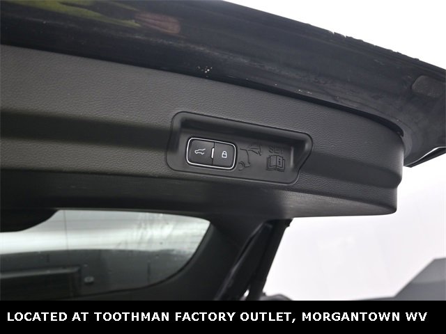 Used 2023 Ford Explorer XLT image 7