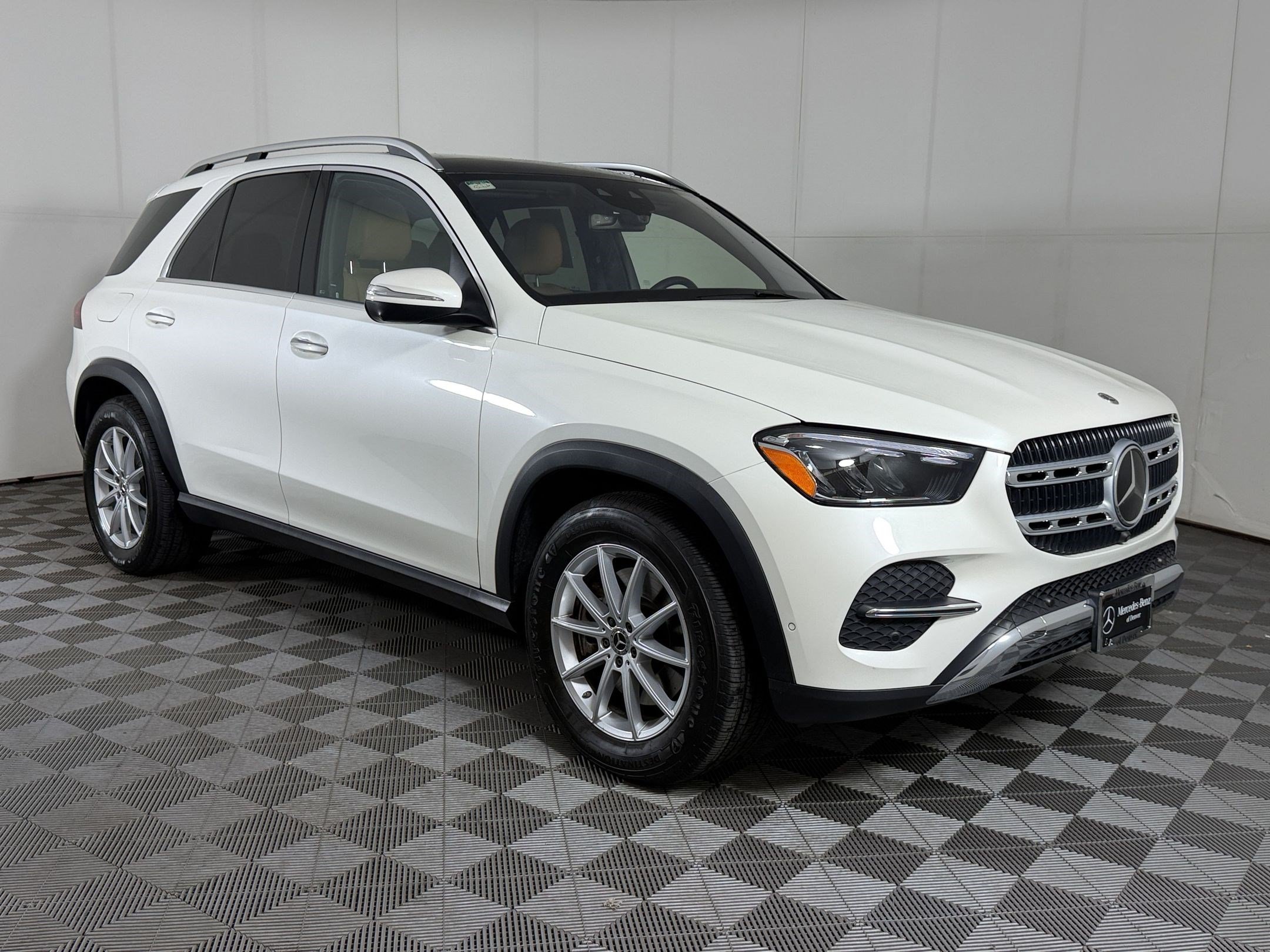 Used 2024 Mercedes-Benz GLE 450e 4MATIC image 7