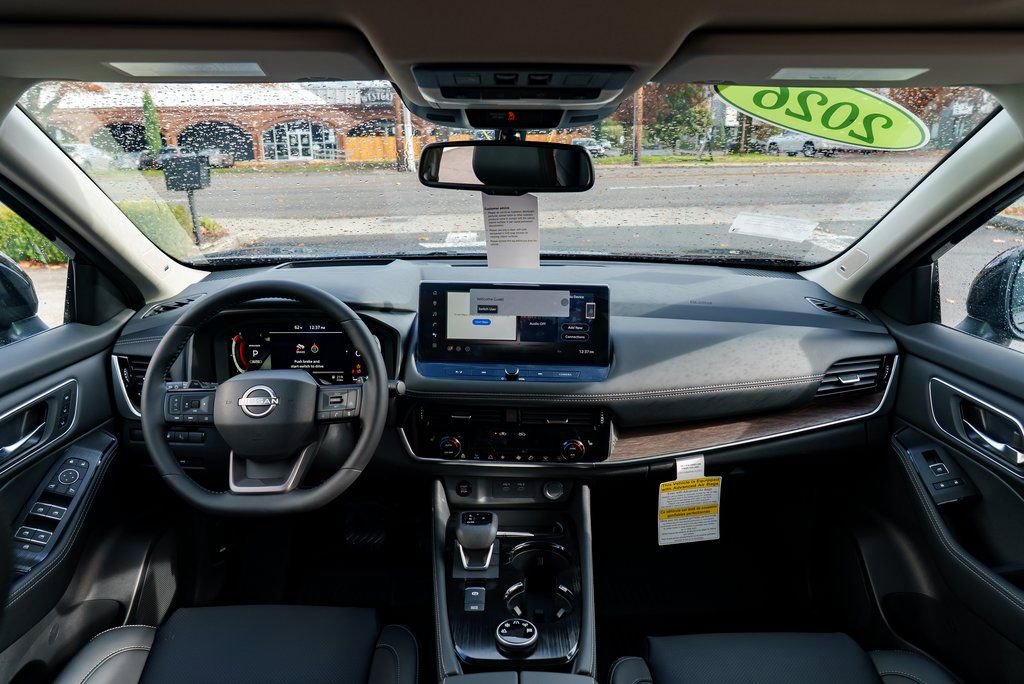 New 2026 Nissan Rogue Platinum w/ Platinum Premium Package AWD/4WD image 9