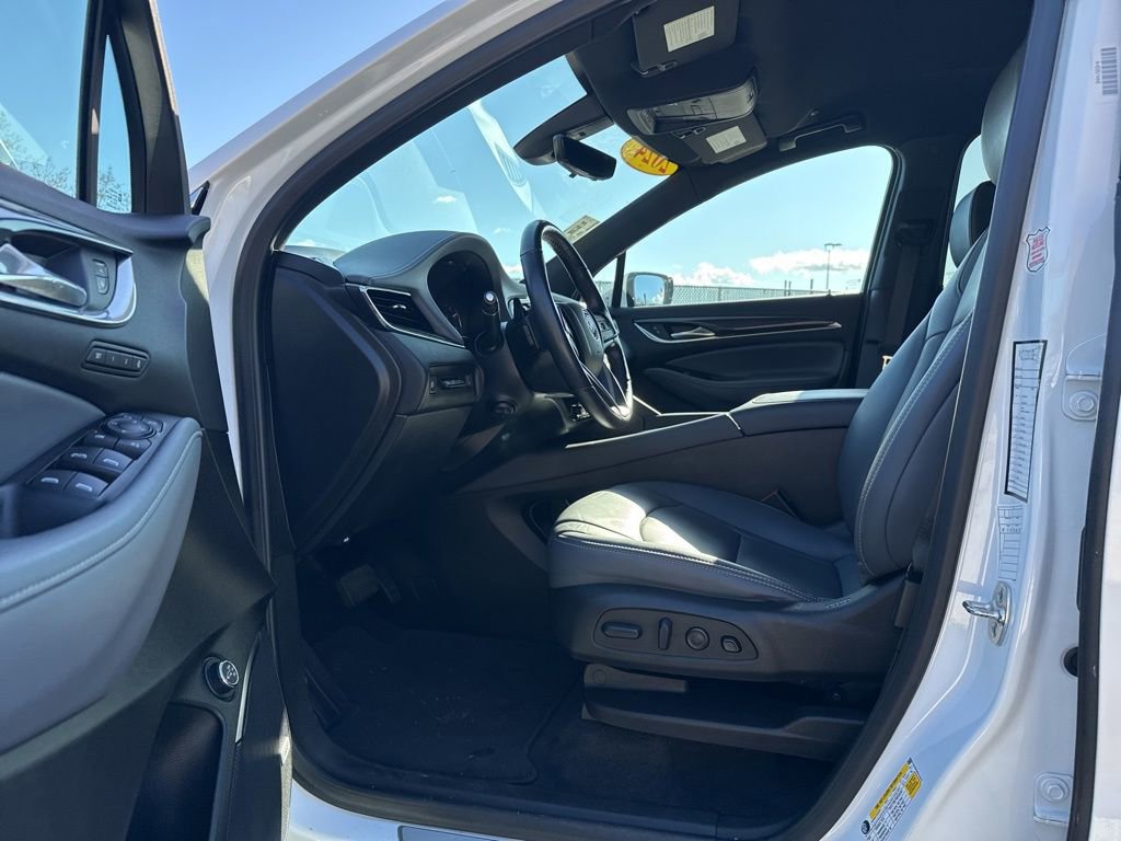 Used 2024 Buick Enclave Premium image 16