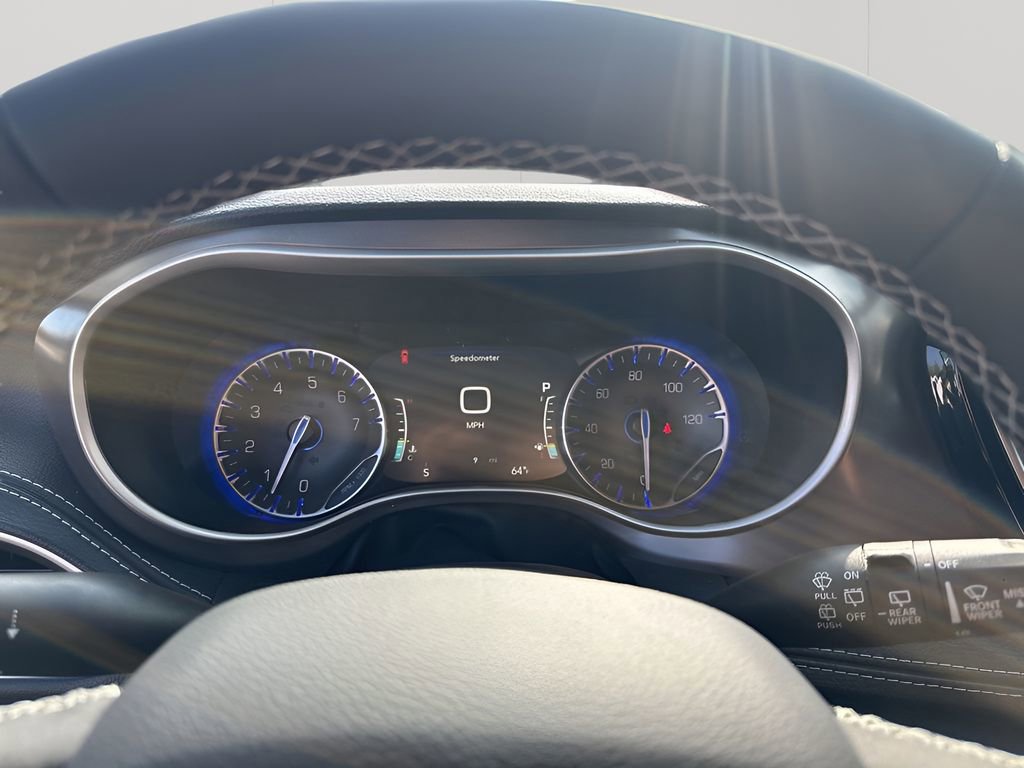 New 2026 Chrysler Pacifica Select FWD image 32