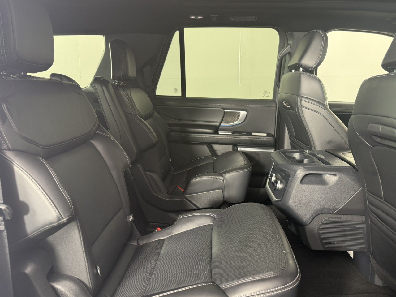 Used 2025 Ford Expedition Max Platinum w/ Stealth Appearance Package AWD/4WD image 13