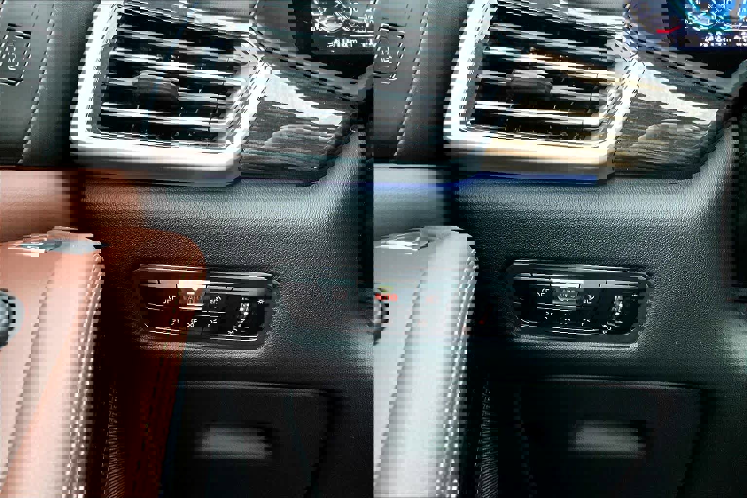 Used 2023 BMW X5 xDrive45e w/ Executive Package image 36