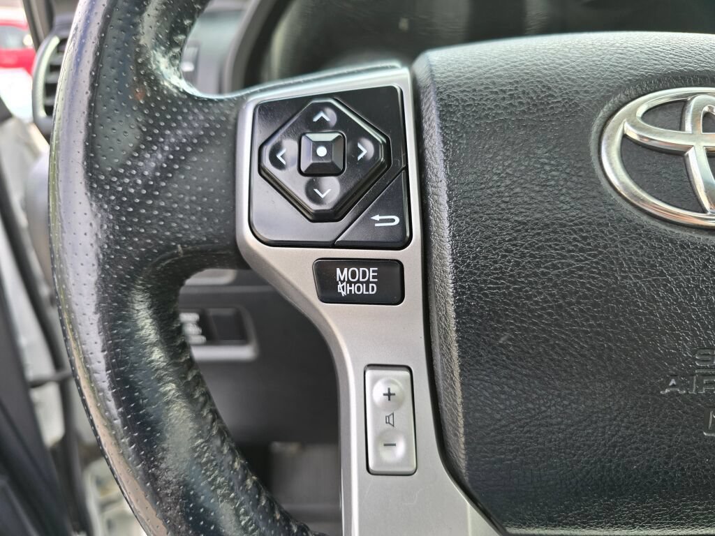 Used 2018 Toyota 4Runner SR5 Premium AWD/4WD image 6