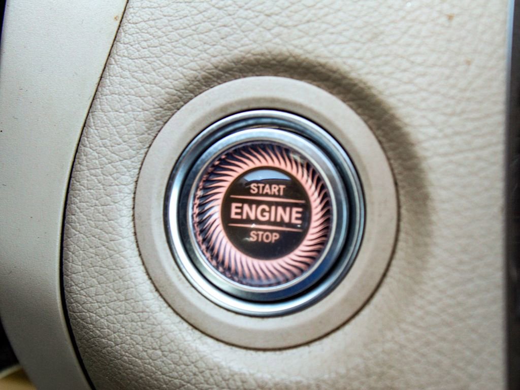 Used 2021 Mercedes-Benz C 300 4MATIC Sedan image 31