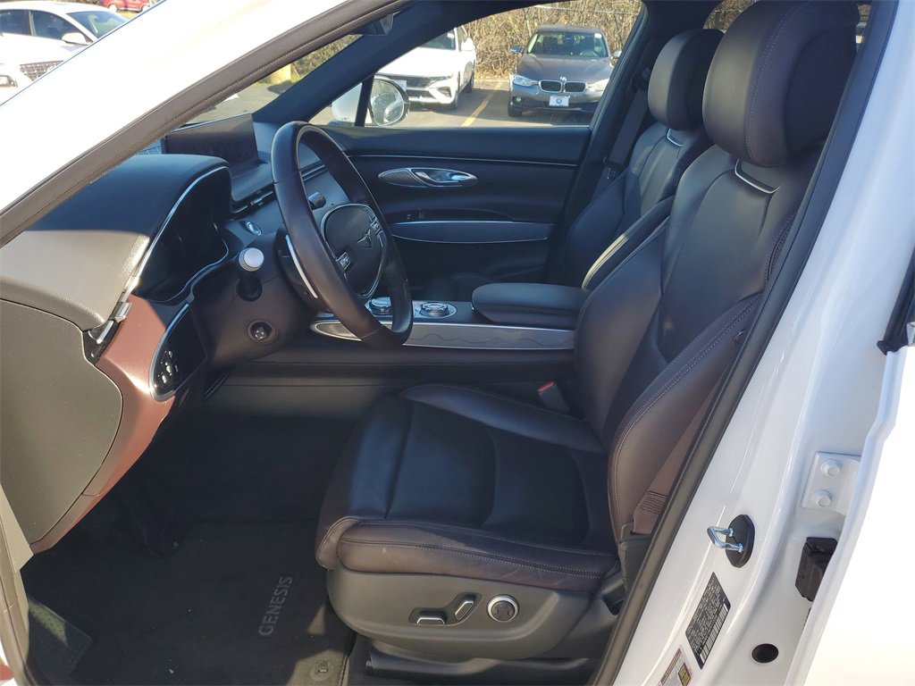 Used 2023 Genesis GV70 2.5T w/ Advanced Package image 11