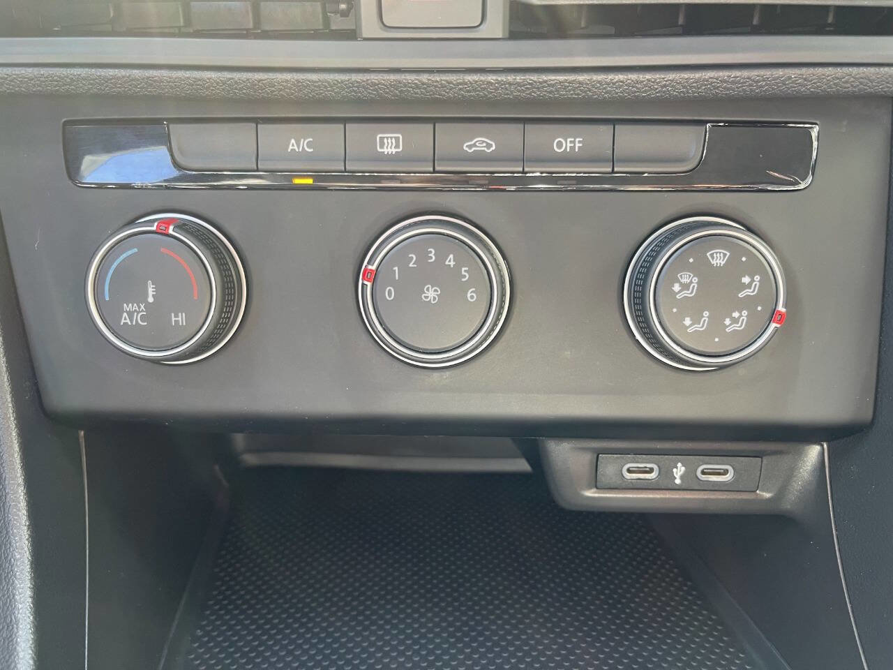 Used 2024 Volkswagen Jetta S image 38