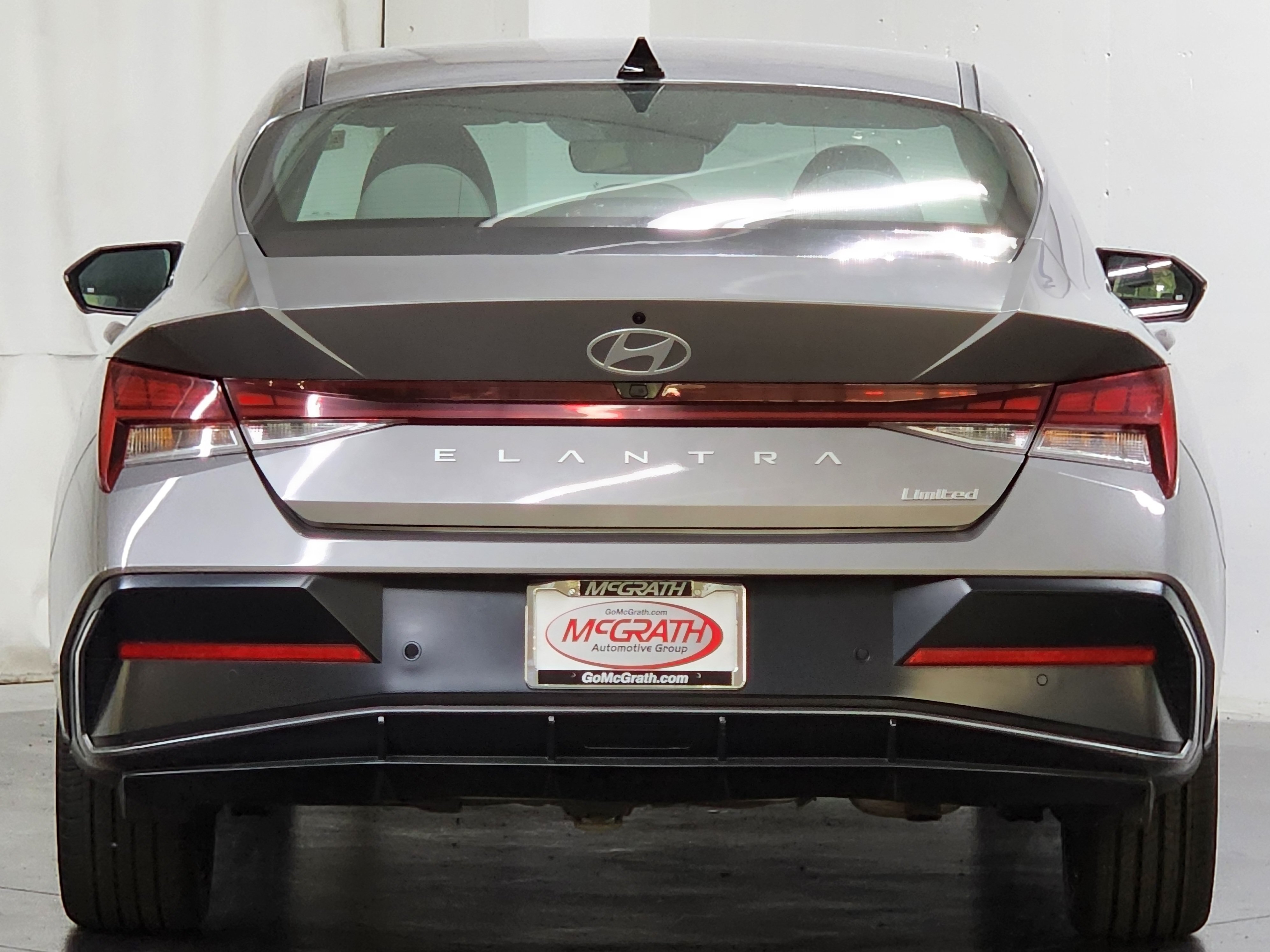 Used 2024 Hyundai Elantra Limited FWD image 8