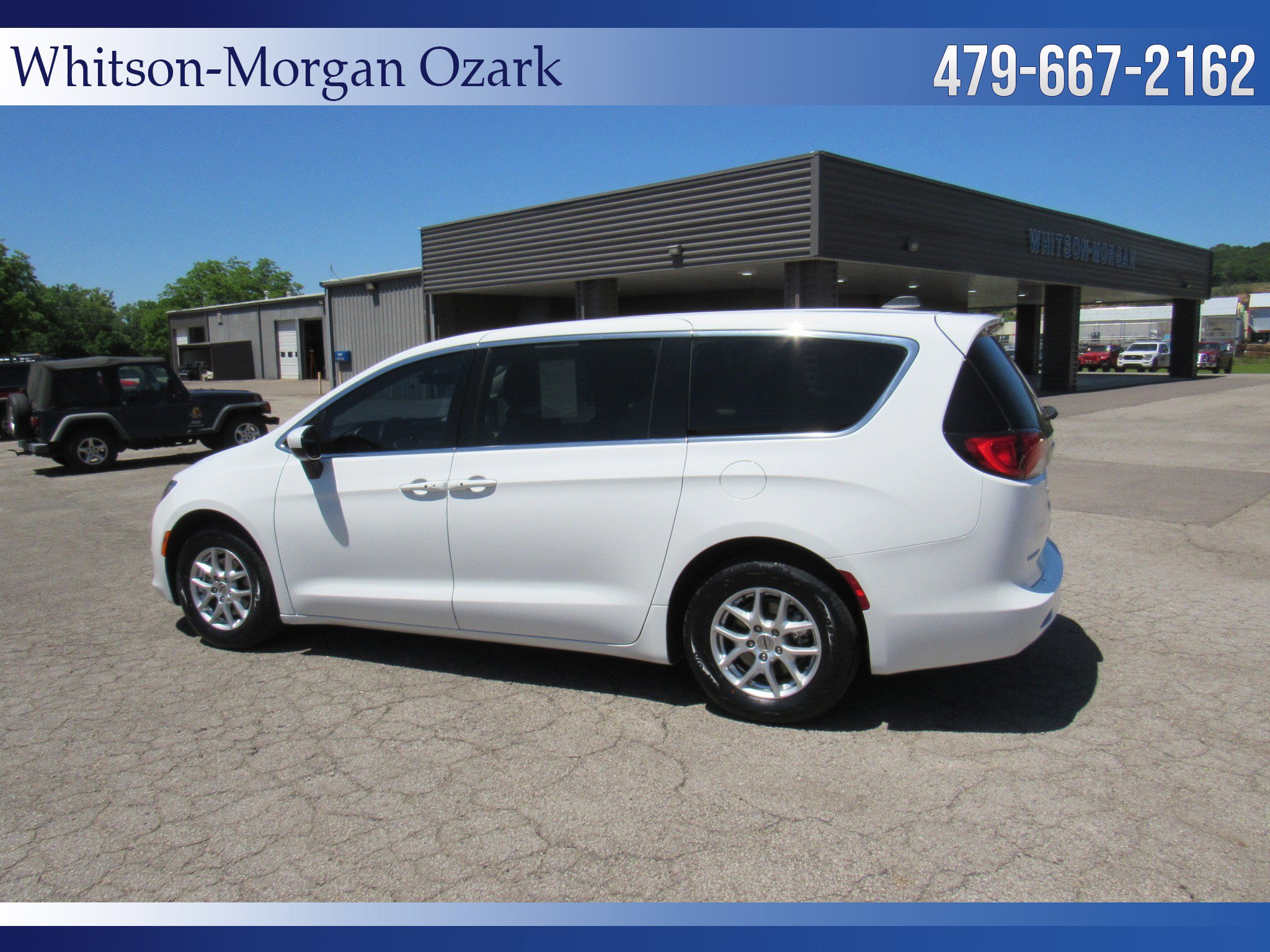 Used 2022 Chrysler Voyager LX FWD image 9
