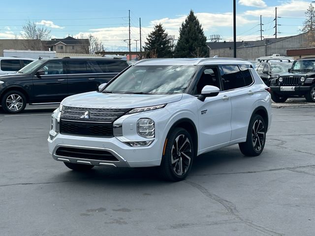 Used 2025 Mitsubishi Outlander 4WD Plug-In Hybrid image 8