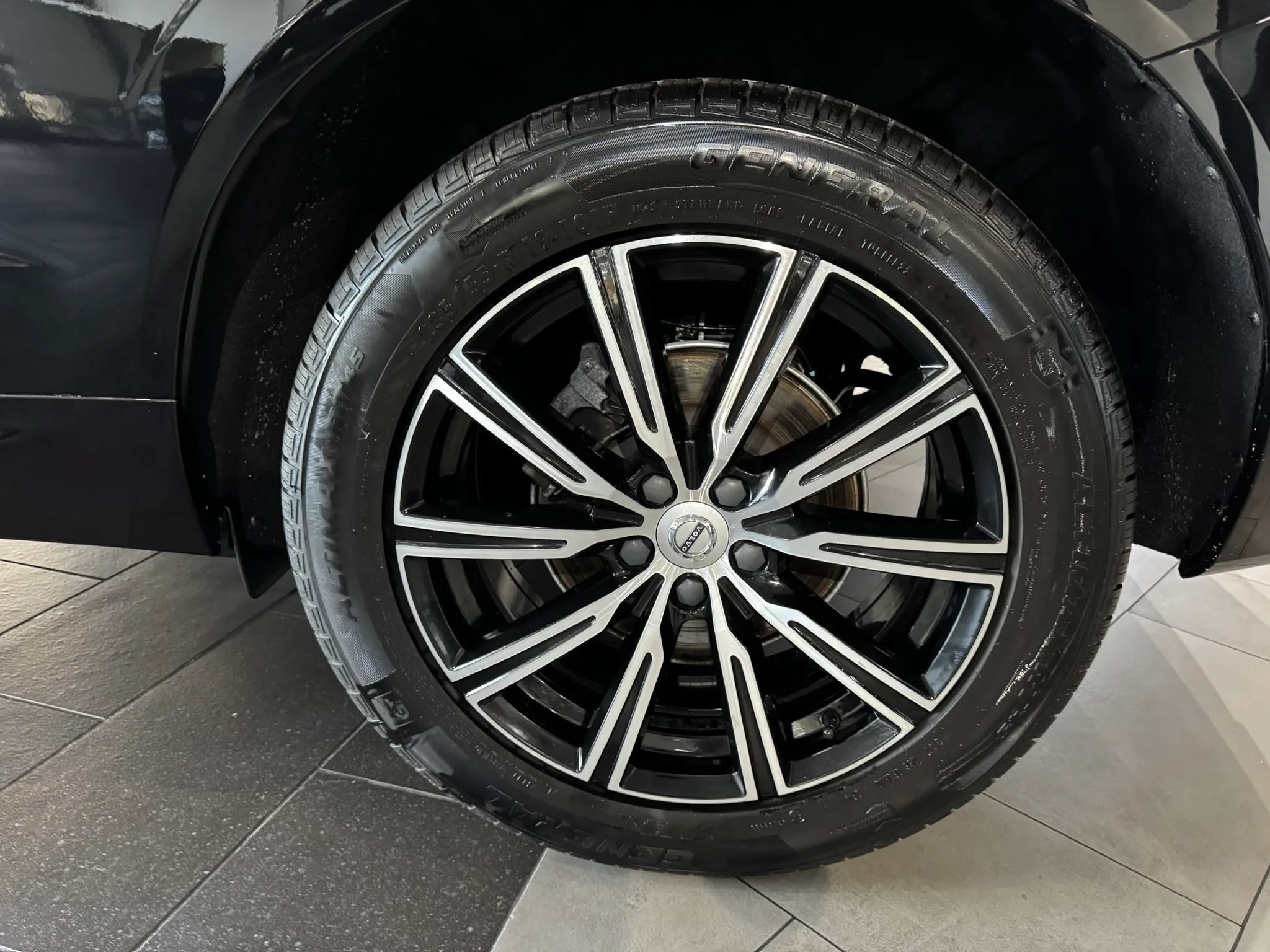 Used 2020 Volvo XC60 T5 Inscription AWD/4WD image 45