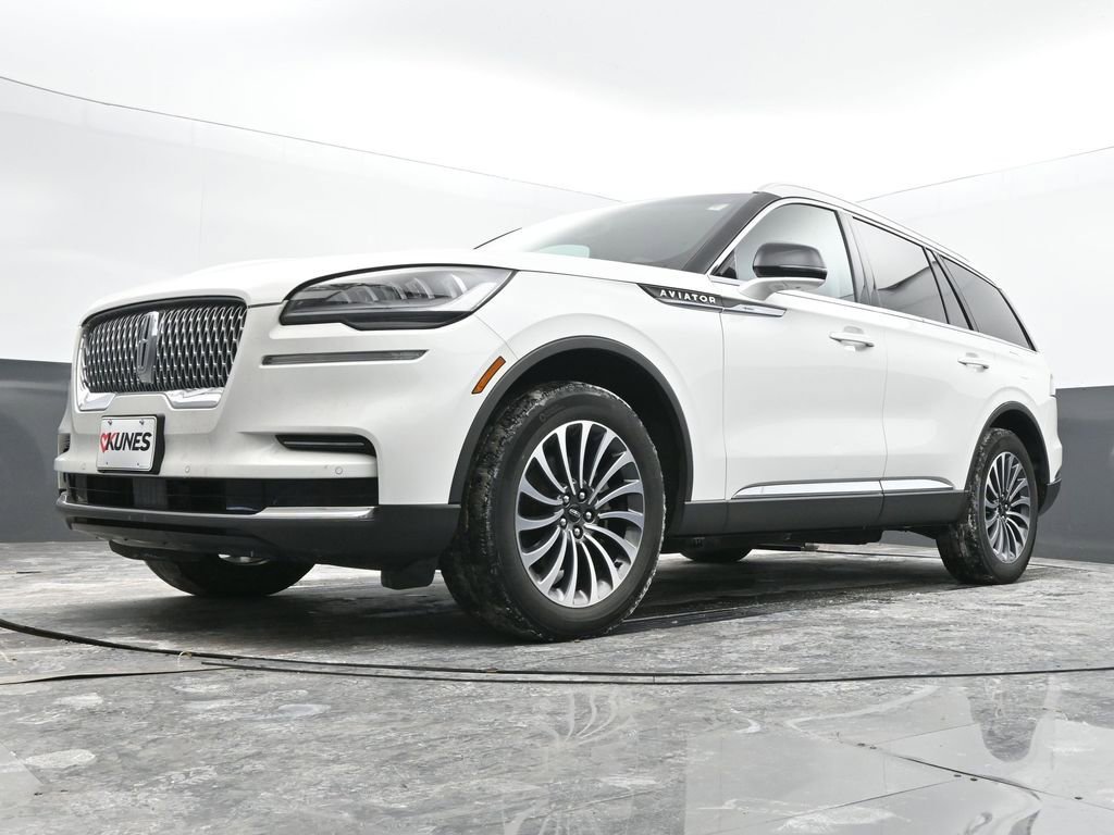 Used 2023 Lincoln Aviator AWD w/ Premium Package image 48