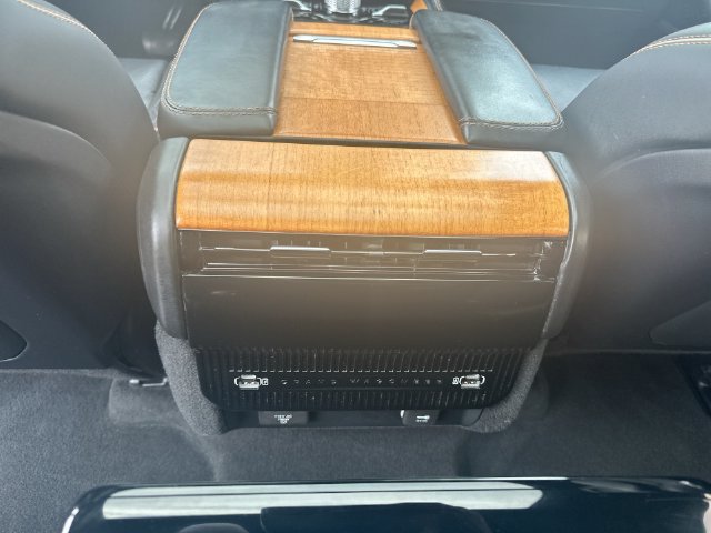 Used 2022 Jeep Grand Wagoneer Series III w/ Rear Seat Video Group 1 AWD/4WD image 24