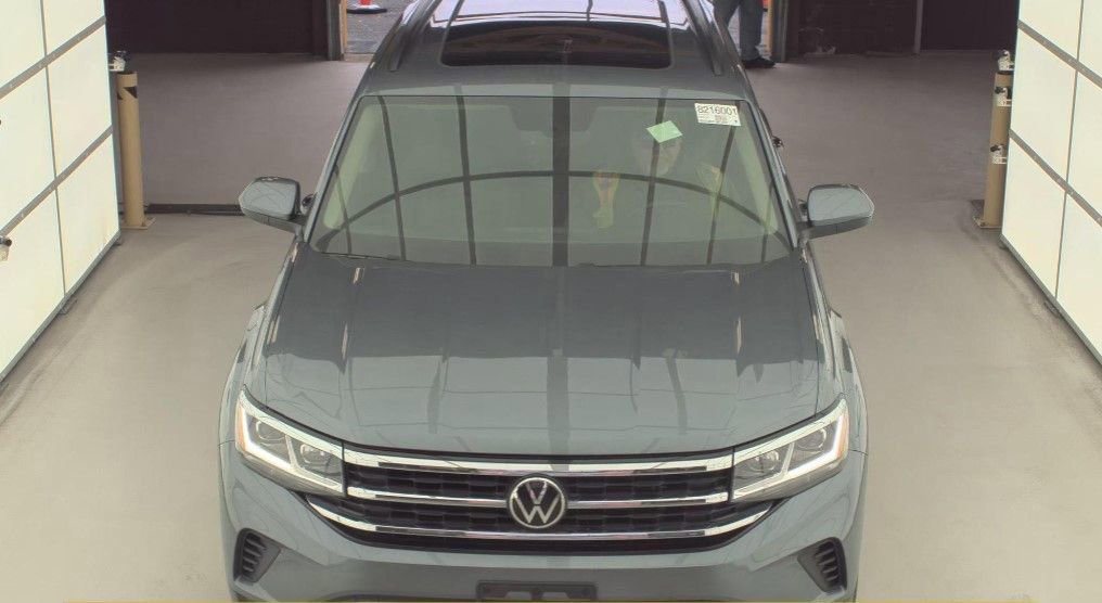 Used 2022 Volkswagen Atlas SE w/ Panoramic Sunroof Package image 2