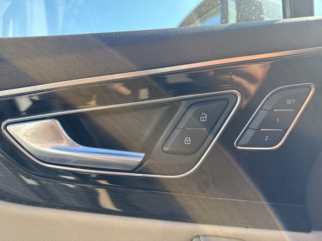 Used 2019 Audi Q7 3.0T Premium Plus w/ Premium Plus Package AWD/4WD image 16