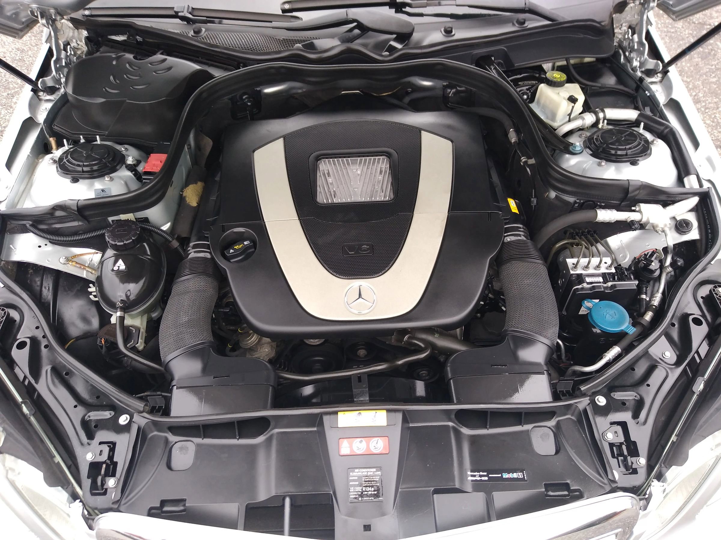 Used 2011 Mercedes-Benz E 350 4MATIC Sedan image 24