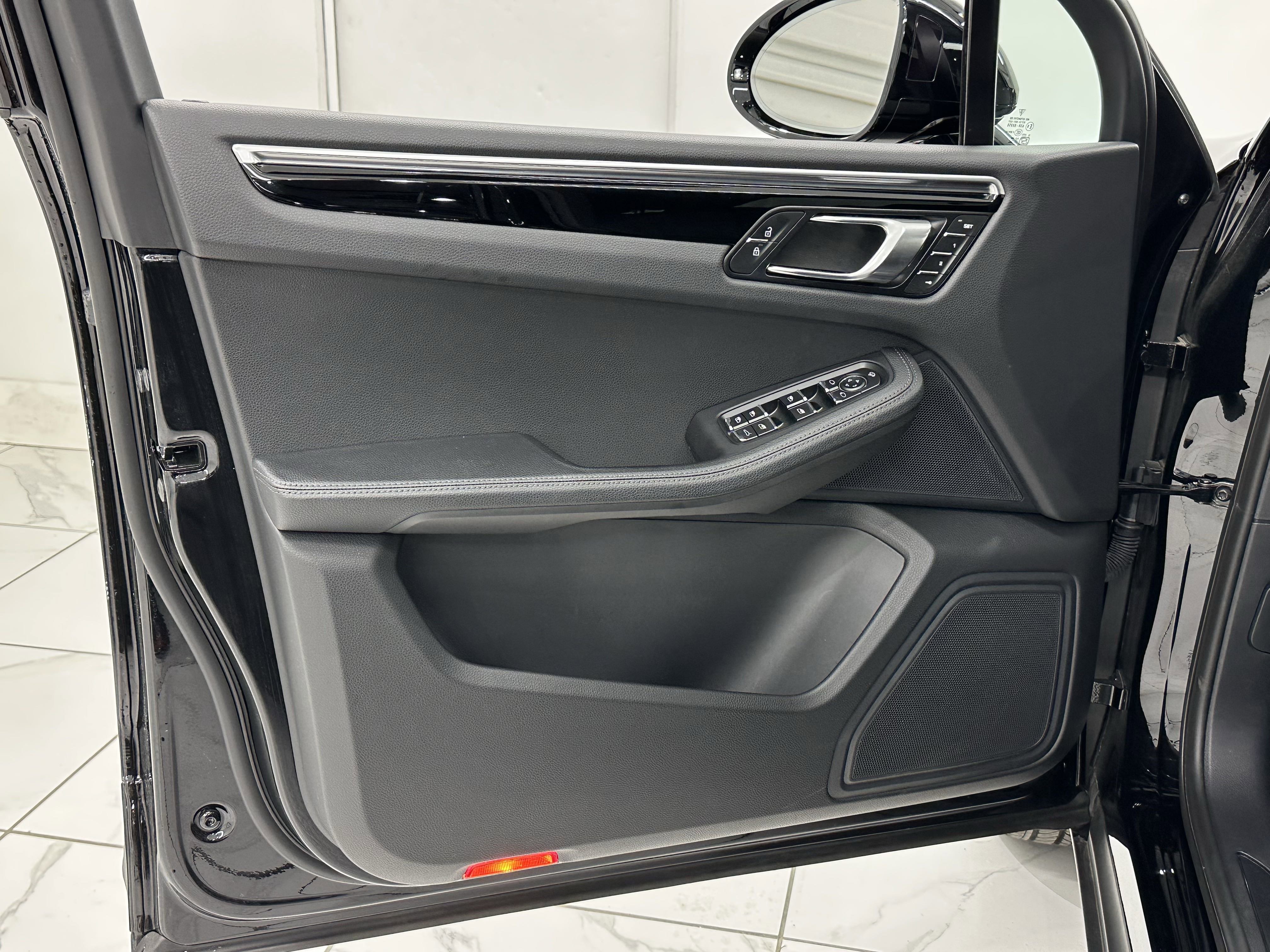 Certified 2024 Porsche Macan image 26