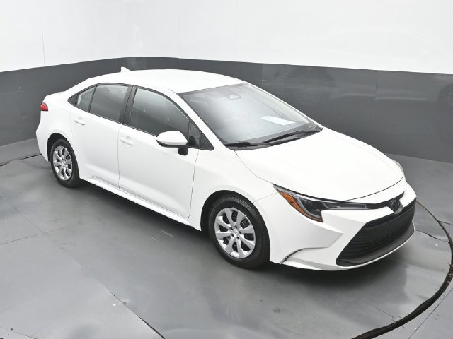 Used 2025 Toyota Corolla LE FWD image 28