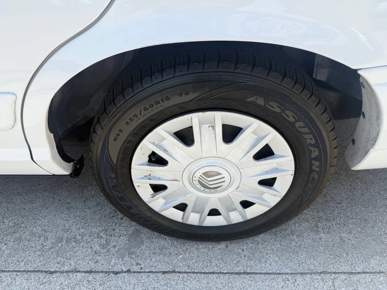 Used 2004 Mercury Grand Marquis GS image 26