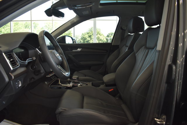 Used 2025 Audi Q5 2.0T Premium Plus w/ Premium Plus Package AWD/4WD image 12