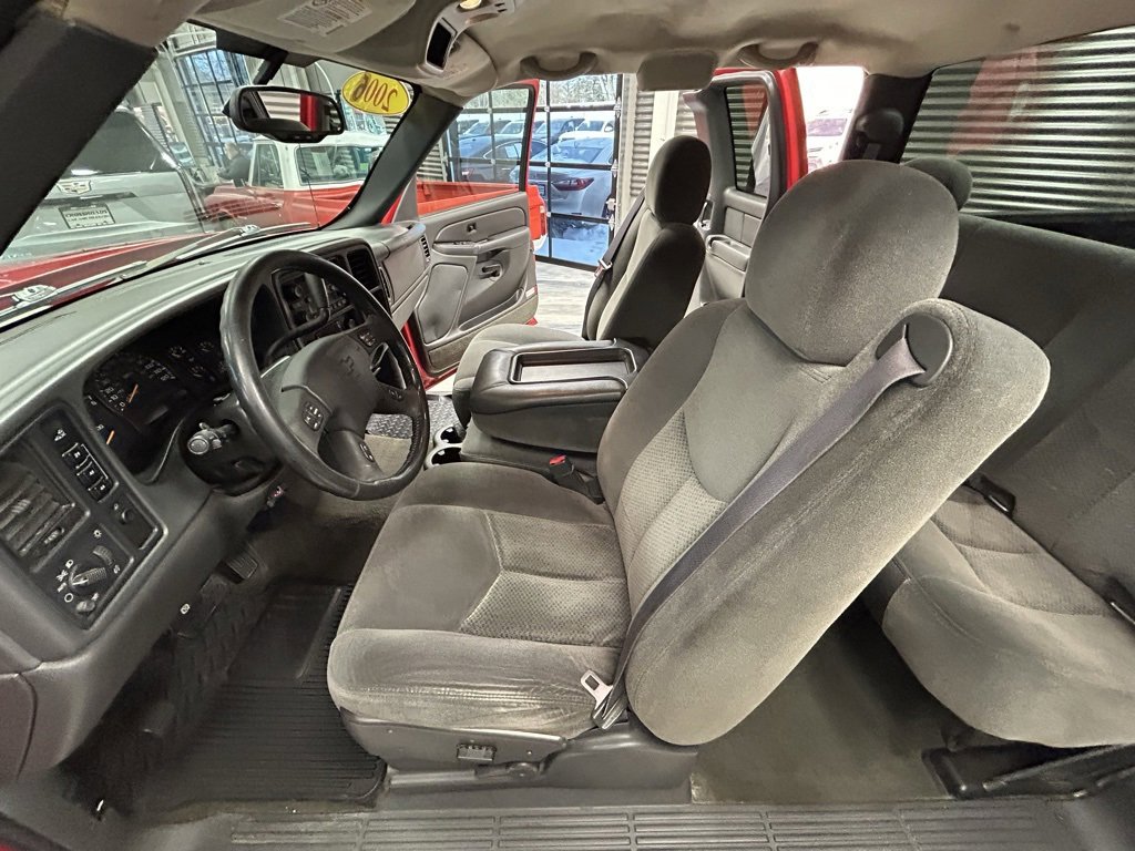 Used 2005 Chevrolet Silverado 2500 LS image 49