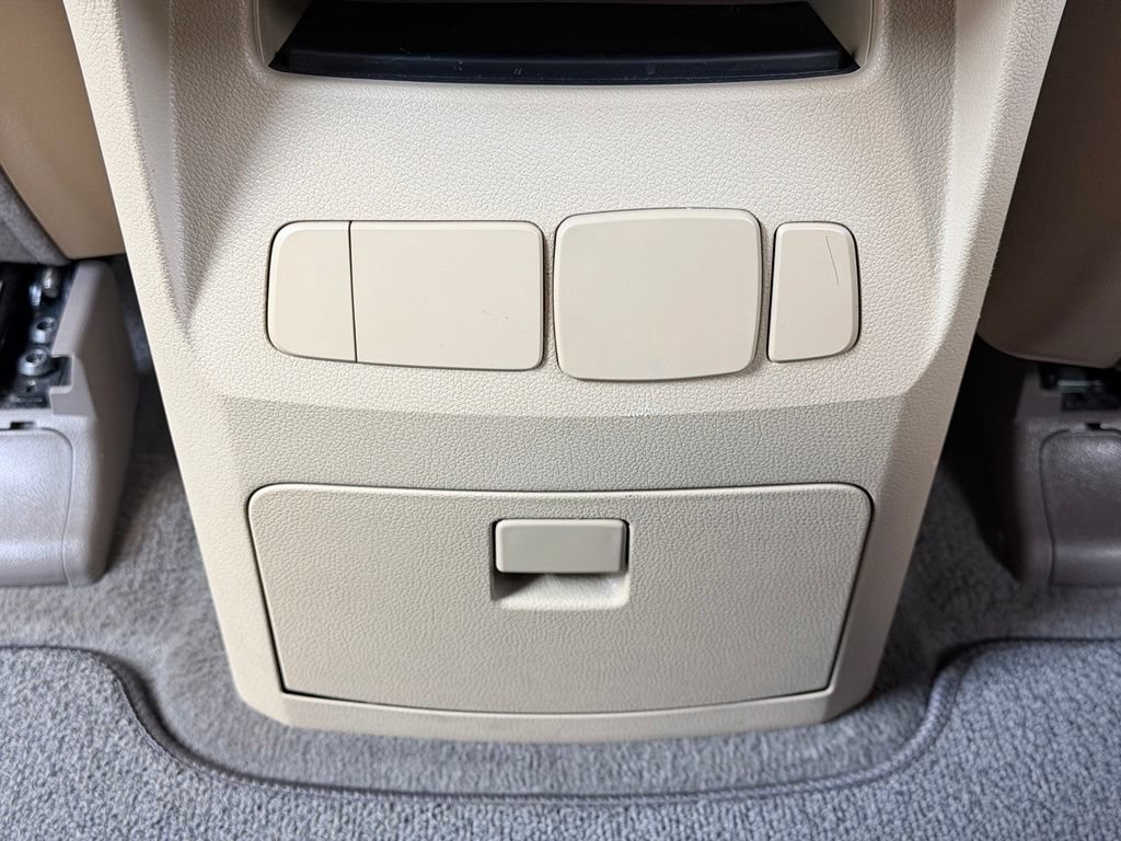 Used 2017 Kia Sedona LX FWD image 23