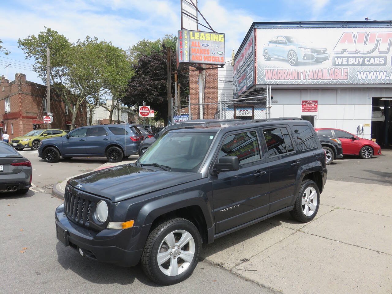 Used 2014 Jeep Patriot Latitude AWD/4WD image 2