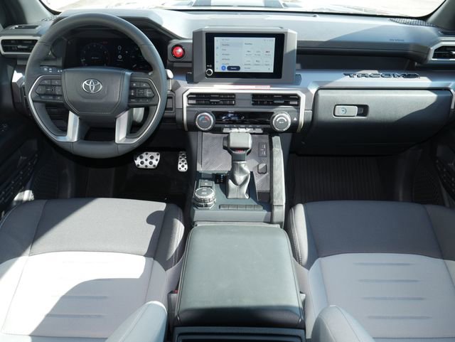 Used 2025 Toyota Tacoma TRD Sport AWD/4WD image 5