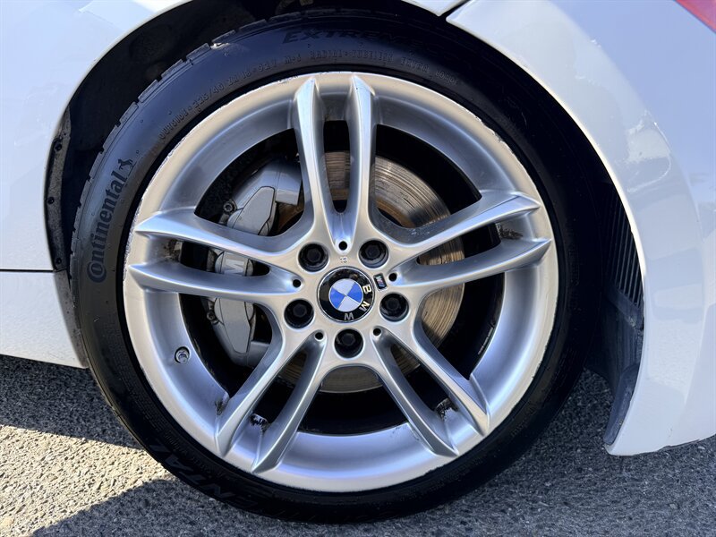 Used 2011 BMW 135i Convertible RWD image 32