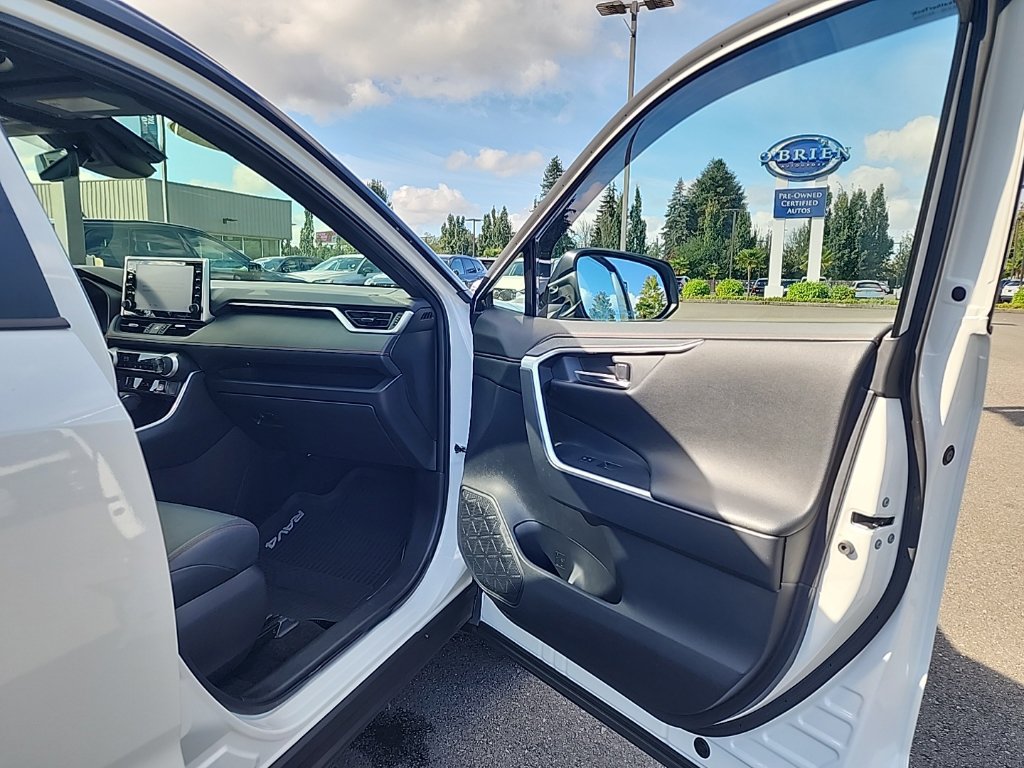 Used 2022 Toyota RAV4 XSE AWD/4WD image 19