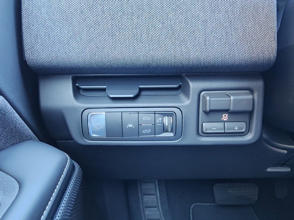 New 2026 GMC Sierra EV Elevation image 19