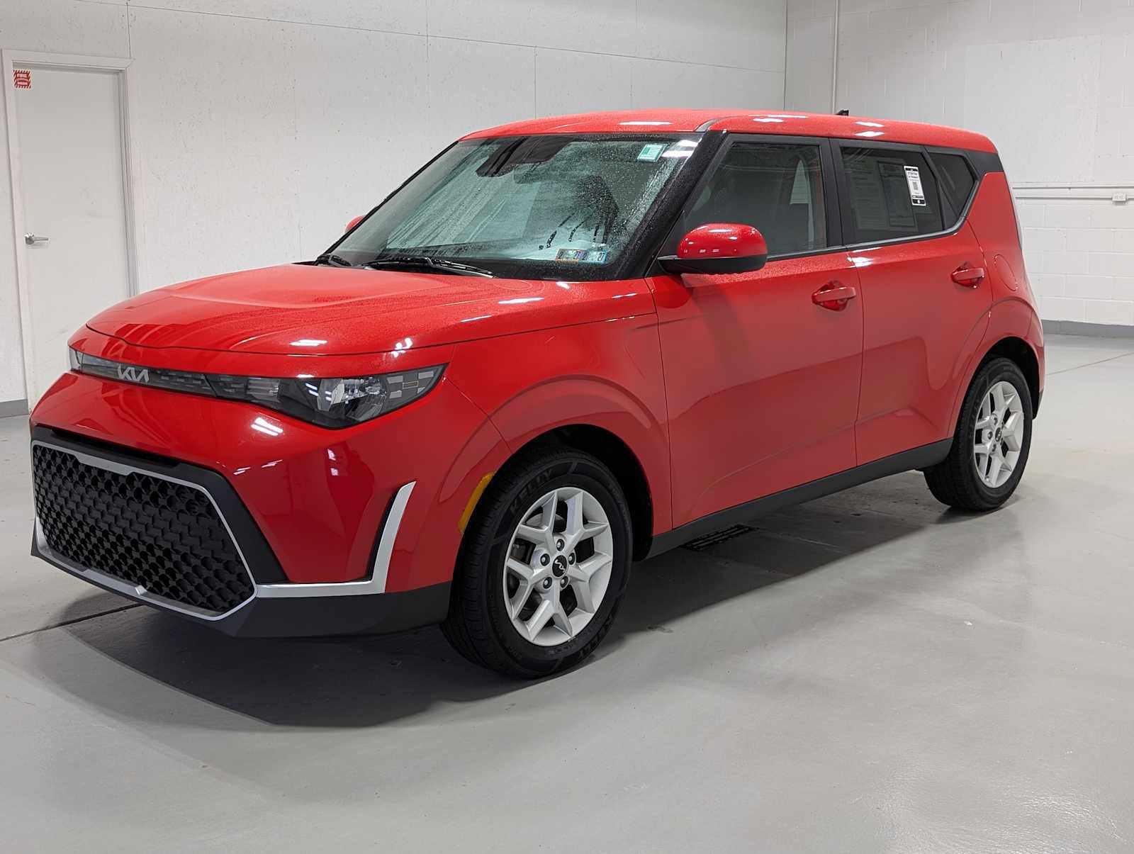 Used 2023 Kia Soul LX w/ LX Technology Package image 1