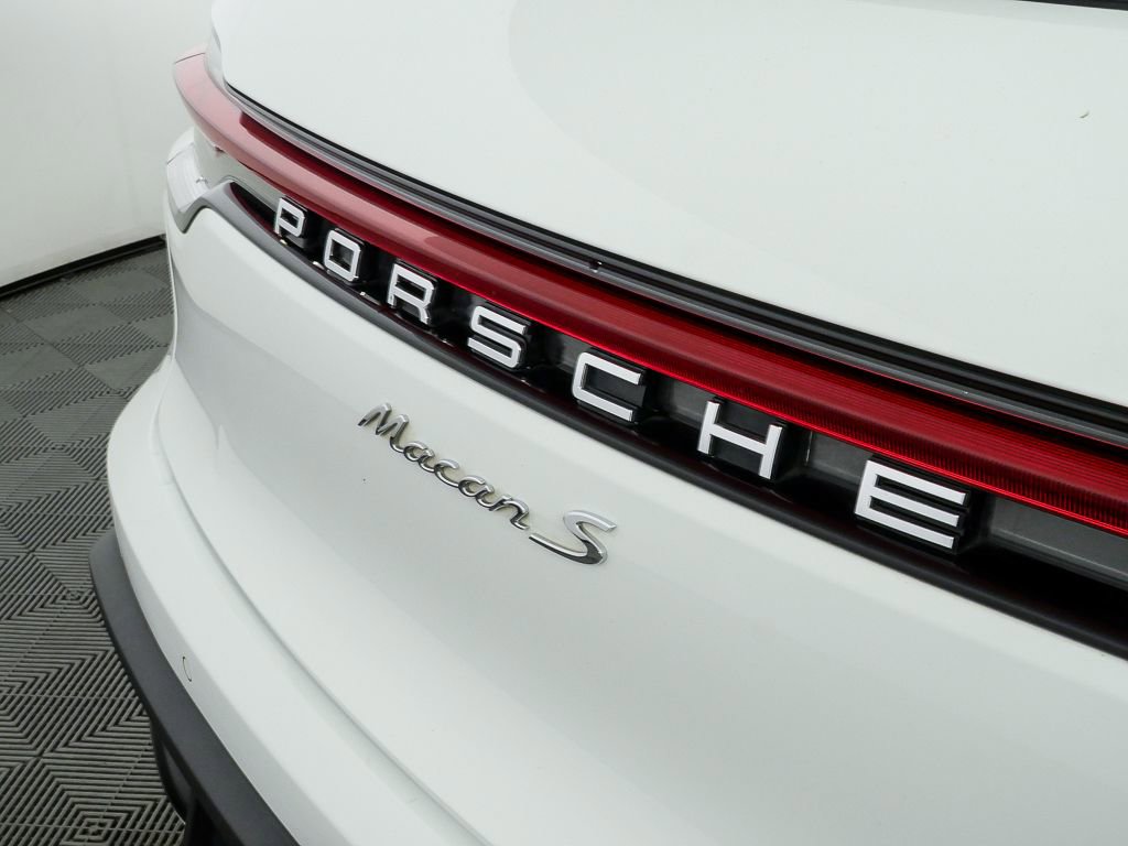 Certified 2022 Porsche Macan S AWD/4WD image 38