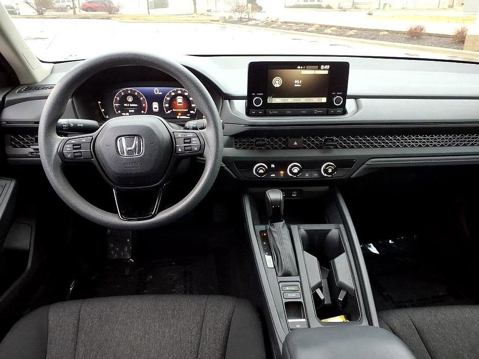 Used 2023 Honda Accord LX image 18
