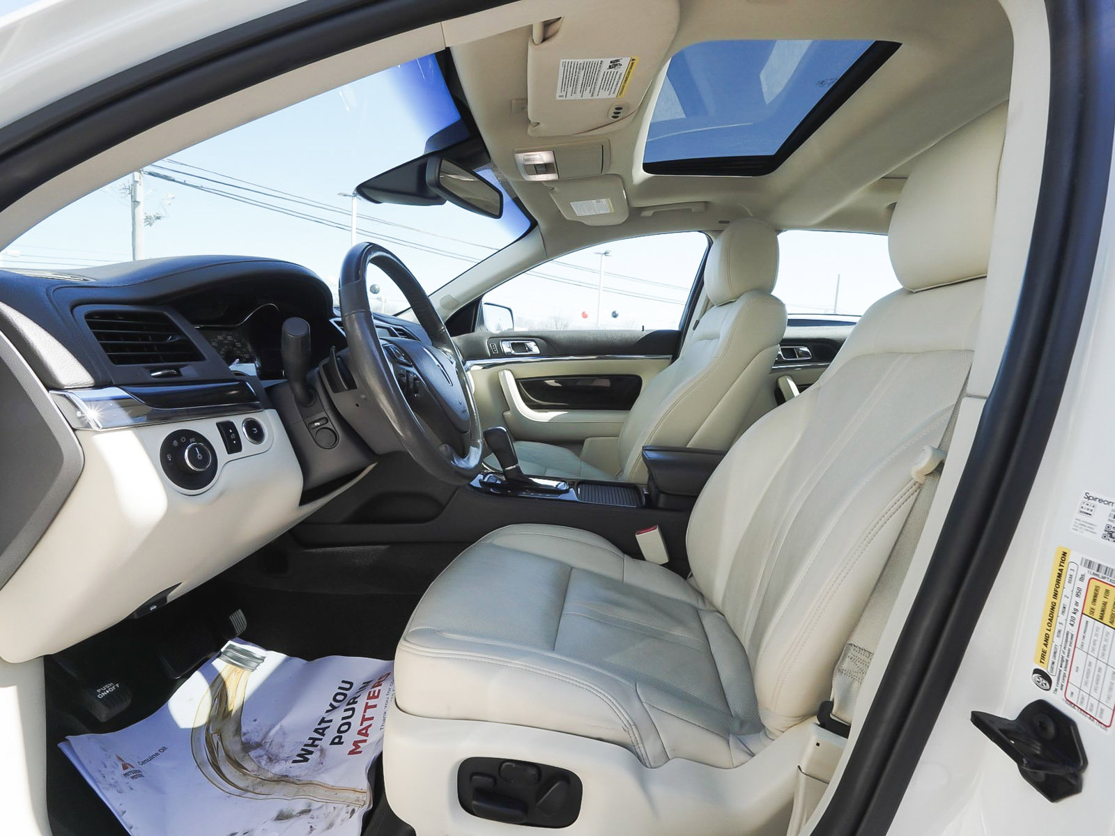 Used 2013 Lincoln MKS AWD image 30