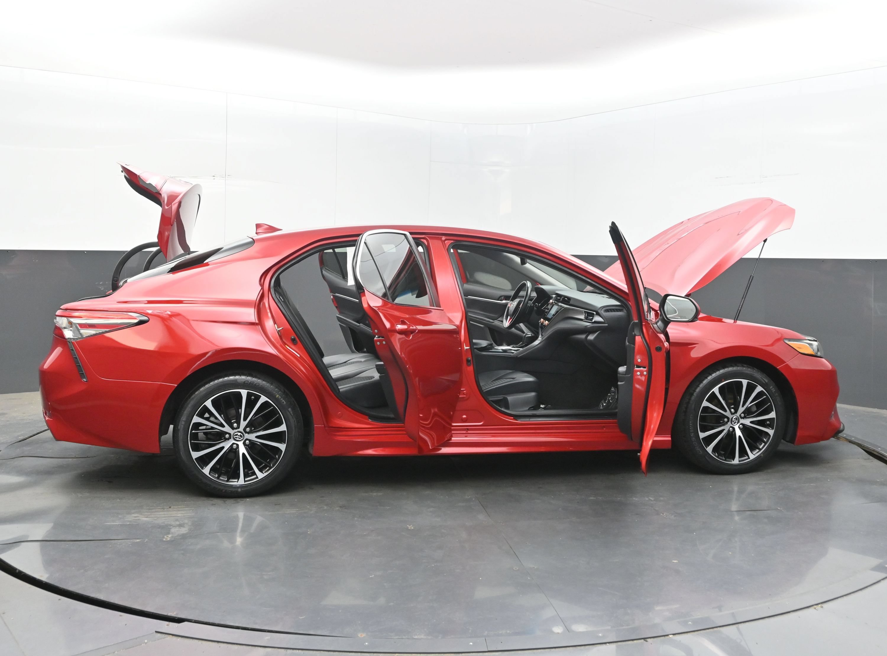 Used 2019 Toyota Camry SE w/ Convenience Package FWD image 44