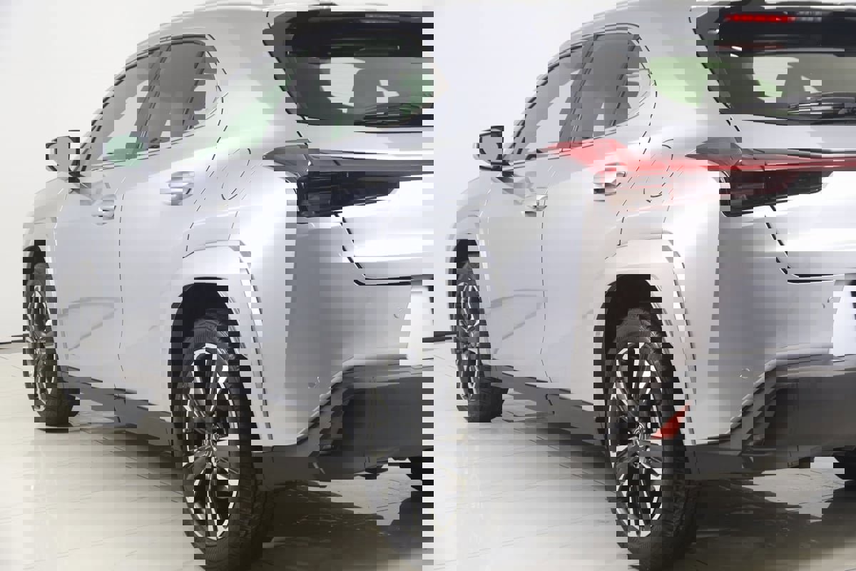 Used 2023 Lexus UX 250h AWD w/ Accessory Package (Z2) image 22