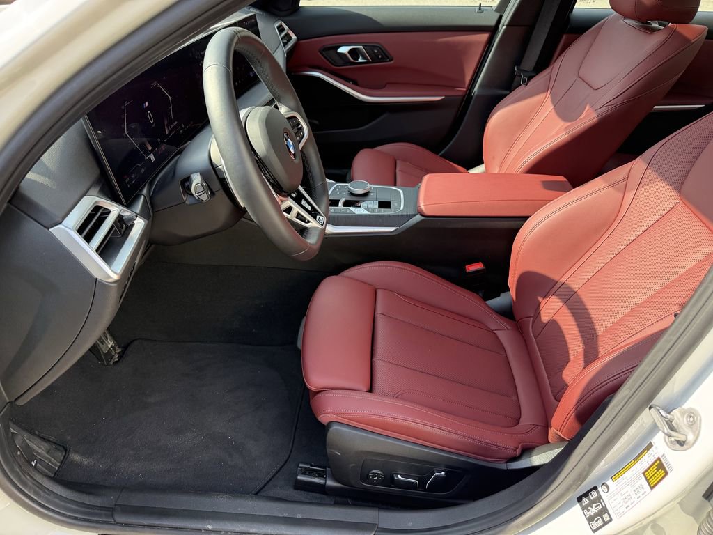 Used 2025 BMW 330i xDrive Sedan w/ M Sport Package image 9