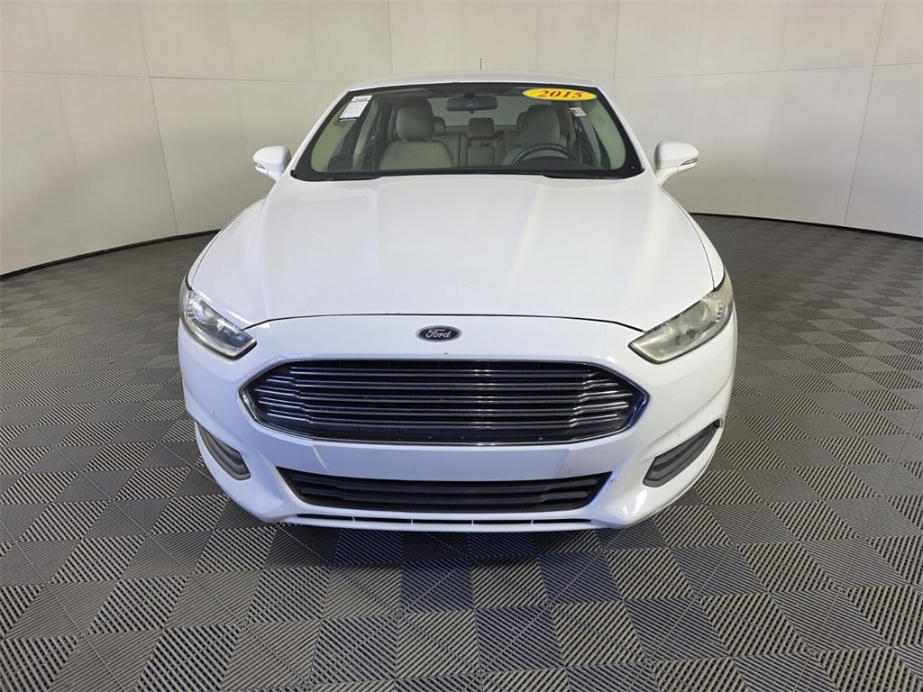 Used 2015 Ford Fusion SE image 3