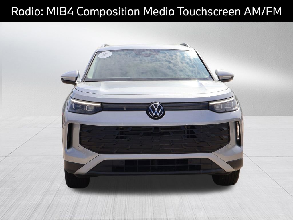 Used 2025 Volkswagen Tiguan S AWD/4WD image 3