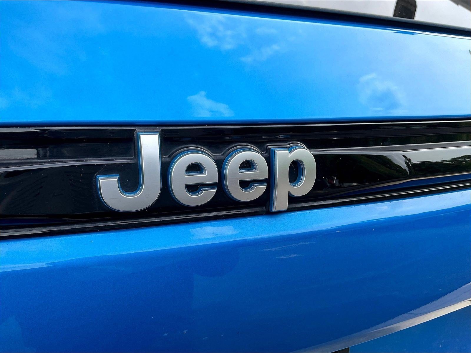 Used 2022 Jeep Grand Cherokee Summit w/ Advanced Protech Group IV AWD/4WD image 23